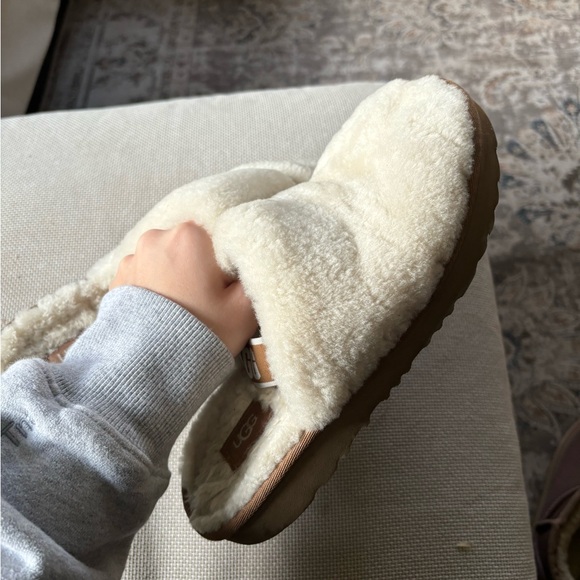 Ugg slippers - Picture 3 of 3